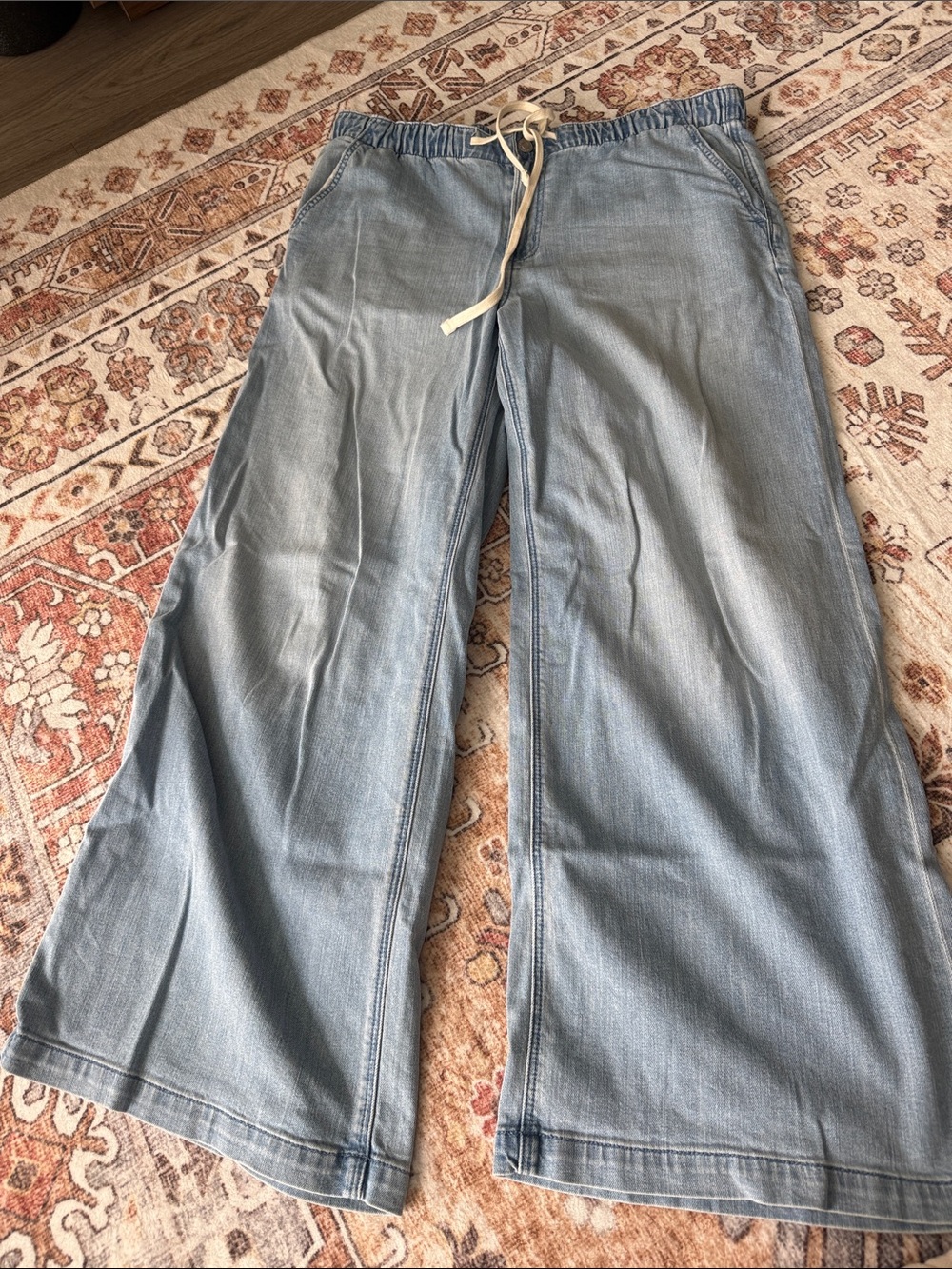 American Eagle Outfitters Light Blue Wide-Leg Drawstring Jeans